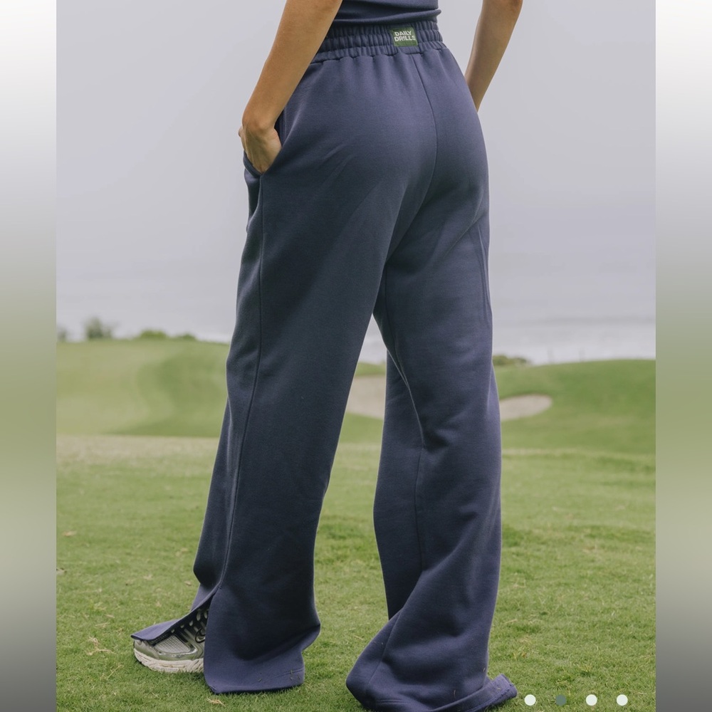 daily drills navy blue wide leg sweatpants - Picture 2 of 5